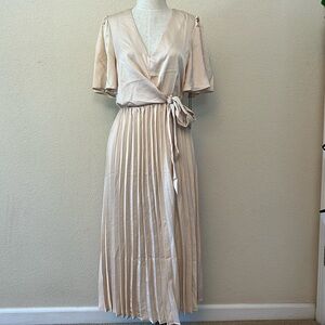Short Sleeve Pleated Dress